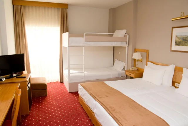 Family, Twin Beds, Bunk Bed, Hotel Rainha D Amelia Arts Leisure 4/6