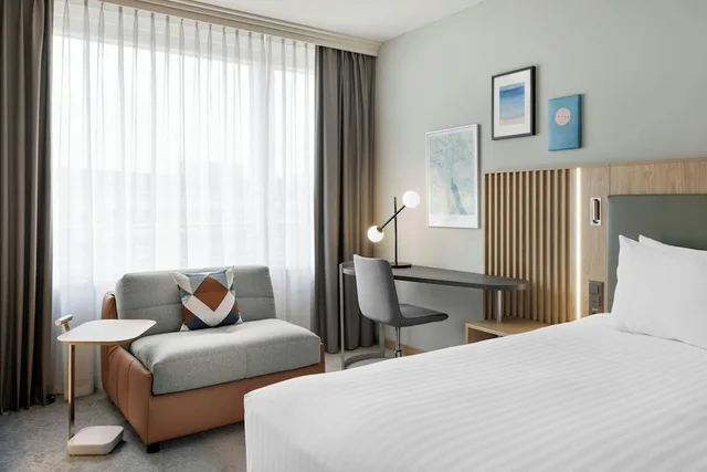 غرفة بسرير كينج، Courtyard by Marriott Zurich North 3/10