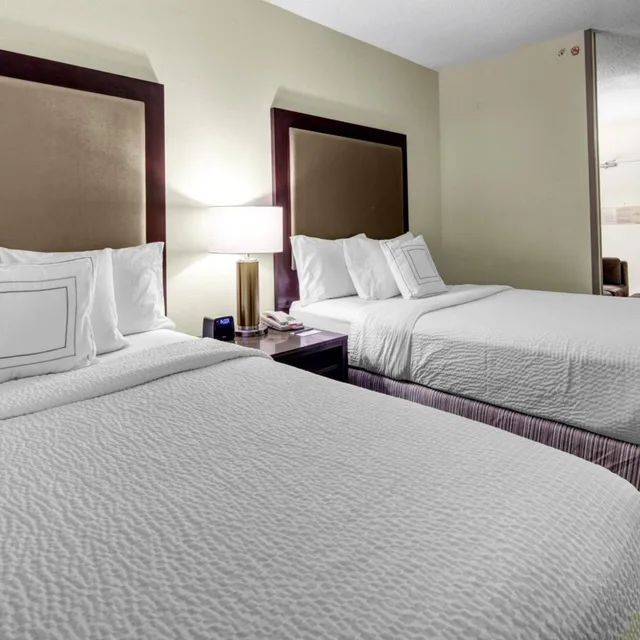 جناح بسرير كوين مع أريكة لذوي الإعاقة، SpringHill Suites Port St. Lucie 1/3