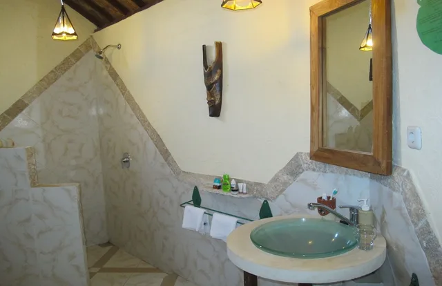 بنغل بسرير كينج بإطلالة على البحر، Hotel Uyah Amed Spa Resort 6/6