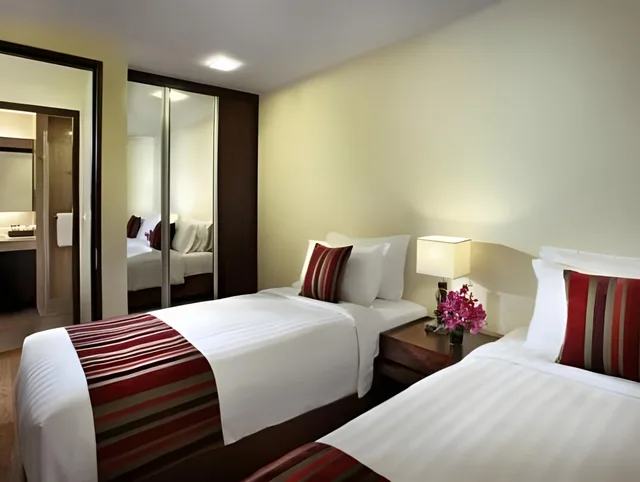 جناح بسرير مزدوج وسريرين منفصلين بغرفتي نوم، Lohas Residences Sukhumvit 2/2