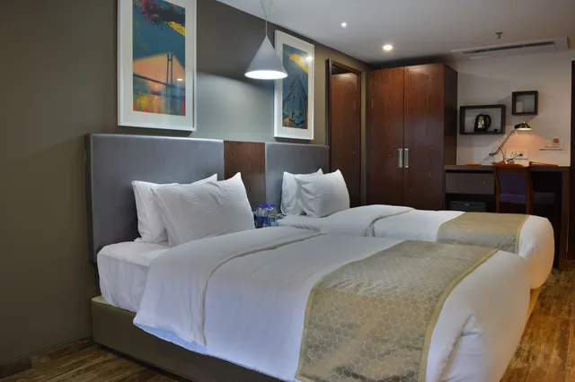 غرفة بريميير بسريرين منفصلين للمدخنين، Howard Johnson by Wyndham Kolkata 1/5