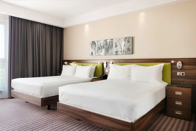 غرفة عائلية بسريرين كوين، Hampton By Hilton Krakow 1/9