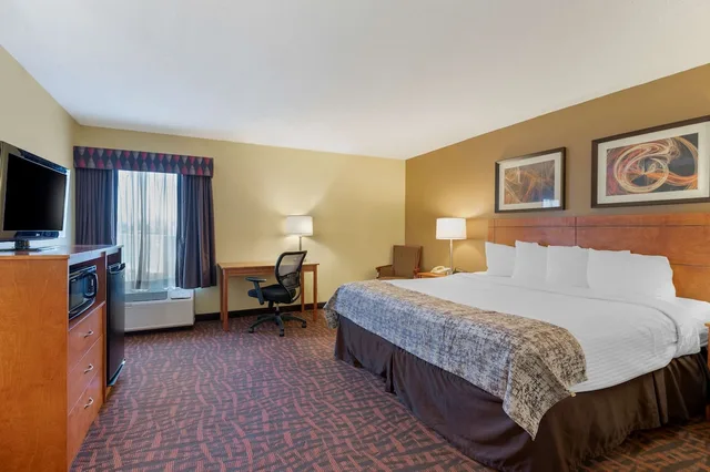 Standard, King Bed, Best Western Louisville East Inn & Suites 3/10