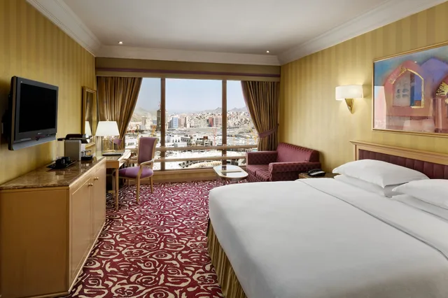 Deluxe, King Bed, Partial Kaaba View، فندق مكة(Makkah Hotel) 1/4
