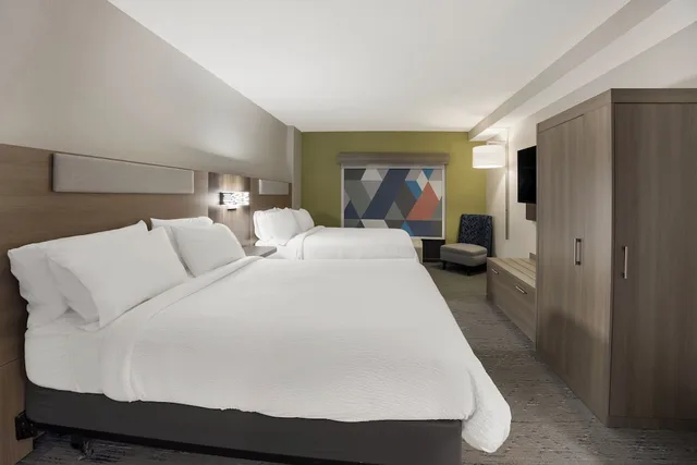 جناح بسريرين كوين لذوي الإعاقة، Holiday Inn Express Hotel And Suites Perry 1/6
