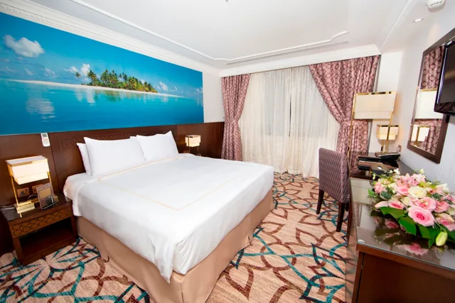 جناح تنفيذي بسرير كينج، دله طيبة(Dallah Taibah Hotel) 1/3