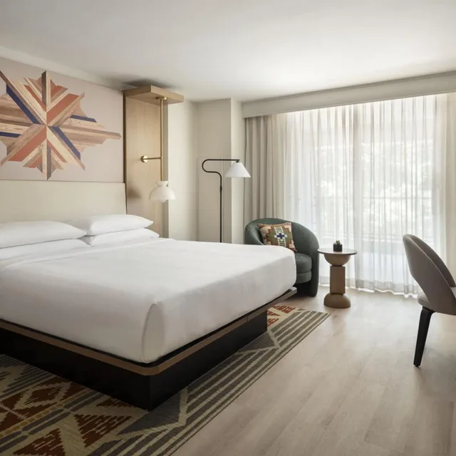 غرفة بسرير كينج بحوض استحمام لذوي الإعاقة، Marriott San Ramon 2/7