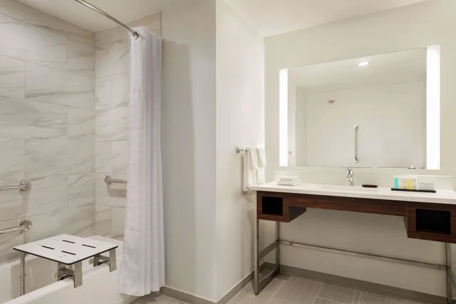 استوديو بسرير كينج، Embassy Suites By Hilton Noblesville Indianapolis Conference Center 2/3