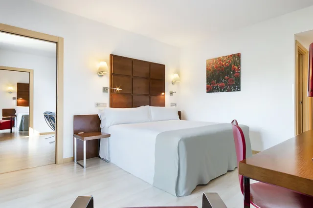 غرفة عائلية بسرير مزدوج، Zentral Ave Zaragoza 1/5