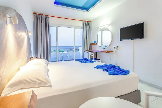 غرفة عائلية رباعية بسرير كوين وأسرّة بطابقين، Adelais Bay Hotel 3/4