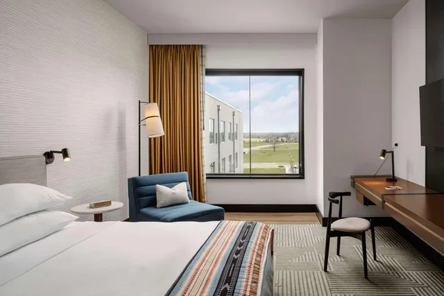 غرفة كلاسيكية بسرير كينج، Hotel Tupelo, a Wyndham Hotel 2/4