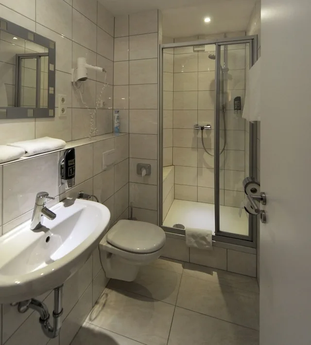 غرفة ثلاثية، Fair Hotel Villa Diana Westend 7/9