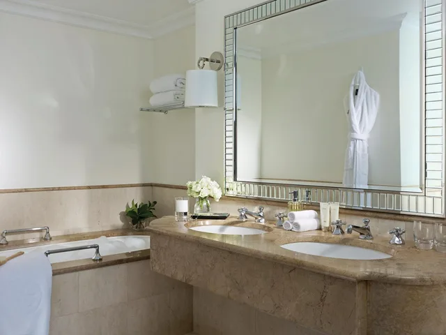 غرفة ديلوكس بسريرين مزدوجين بإطلالة على المدينة، The Langham Sydney 2/2