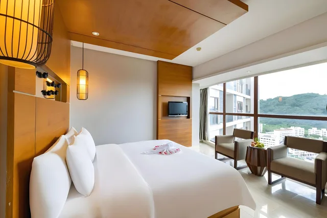 Elegant, Queen Bed، Sanya Phoenix Waterside Gloria Resort Sanya 2/3