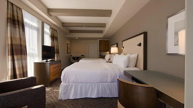 Room, King Bed, 2 Queen Beds, Accessible, Fairways Hotel on the Mountain 1/2