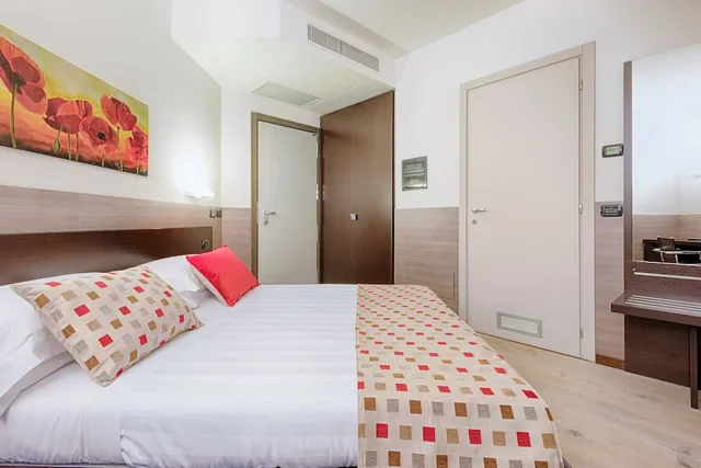 غرفة كلاسيكية بسريرين منفصلين، Continental Urban Art Hotel 1/3