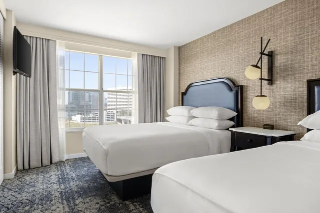 جناح بسريرين كوين بغرفة نوم واحدة بغرفتين مع أريكة، Sheraton Suites Galleria Atlanta 2/6
