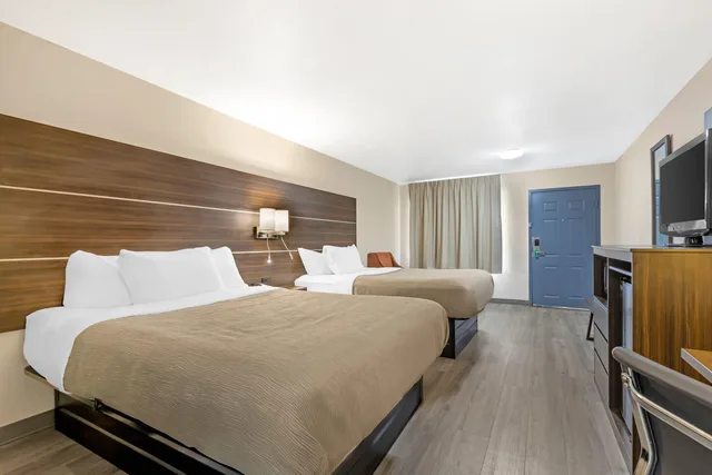 غرفة بسريرين كوين للمدخنين، Quality Inn & Suites Orangeburg 1/7