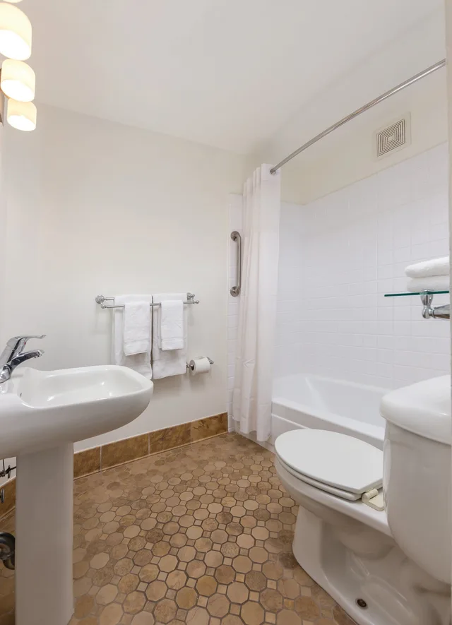 استوديو بسرير كوين، WorldMark San Francisco 7/8