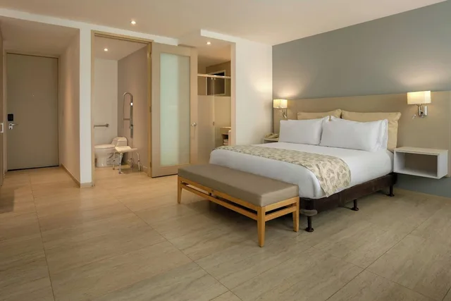 Deluxe, King Bed, Sofa, Mercure Santa Marta Emile 2/10