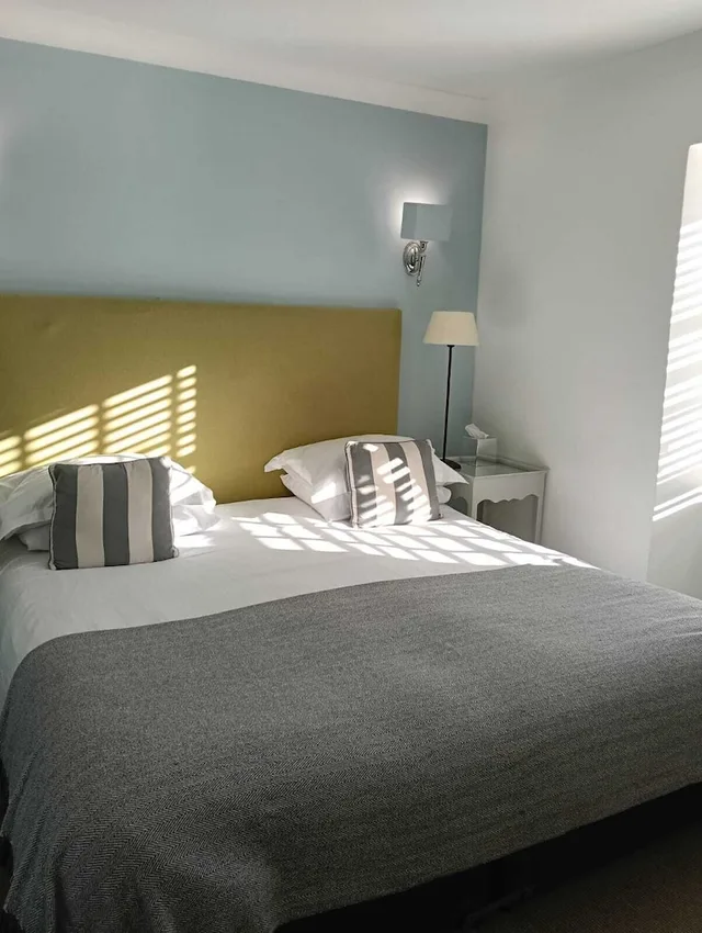 غرفة قياسية بسرير مزدوج، The Lugger Hotel 7/9