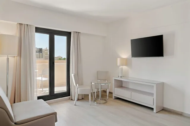 غرفة بسريرين منفصلين بإطلالة جزئية على البحر، Vila Gale Isla Canela 6/10