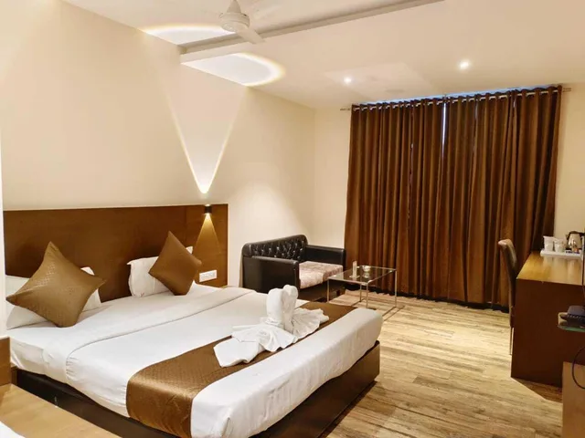 غرفة تنفيذية، Hotel Atharva 1/2