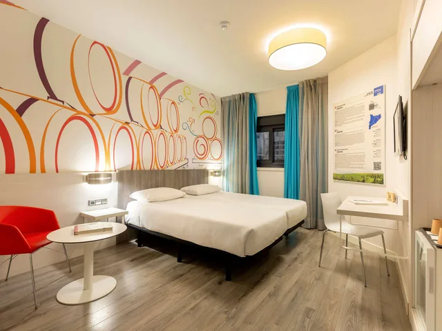 غرفة قياسية بسرير مزدوج أو سريرين منفصلين، Ibis Styles Madrid Prado 1/6