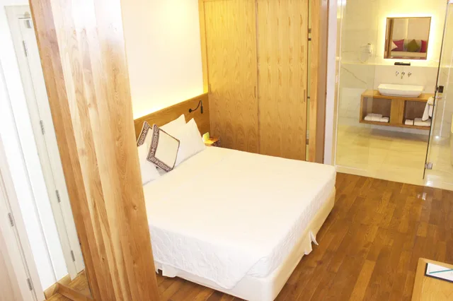 جناح، Liberty Hotel Saigon Greenview 2/8