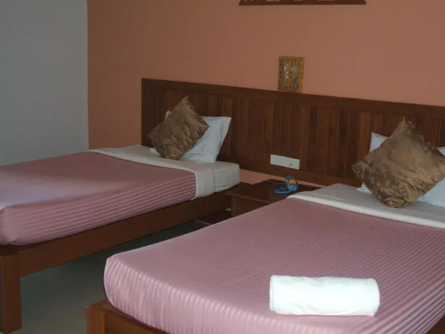 Superior, Twin Beds, Butnamtong Hotel 3/4