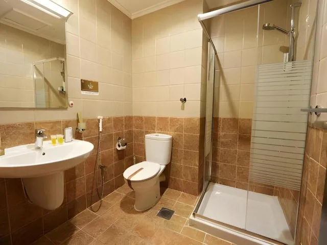 غرفة رباعية بأربعة أسرّة، فندق سنود الريان للخدمات الفندقية(Snood Al Rayyan Hotel) 4/4