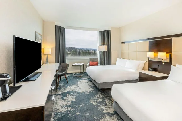 Guest Room, Deluxe, 2 Double Beds, Bay View, Water View، Grand Bay Hotel San Francisco 1/3
