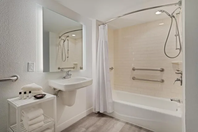 جناح بغرفة نوم واحدة لذوي الإعاقة، CROWNE PLAZA MELBOURNE OCEANFRONT 1/1