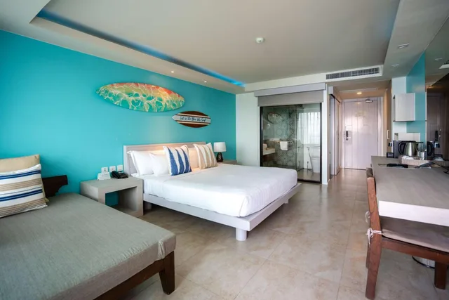 غرفة ديلوكس بسرير كينج بإطلالة على البحر، Zenmaya Oceanfront Phuket, Trademark Collection by Wyndham 2/10