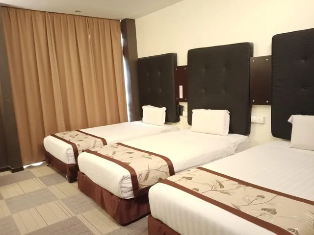 غرفة ملكية ديلوكس ثلاثية بثلاثة أسرّة، Shervinton Executive Boutique Hotel 3/8