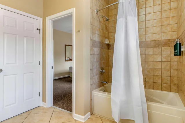 2 Bedrooms, Upstairs, Deluxe, King and Queen Bed، Hilton Vacation Club The Historic Powhatan Williamsburg 7/14