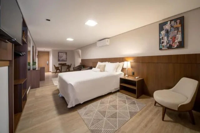 جناح سيغنتشر بسرير كينج وسرير فردي وسرير كوين، Hotel Fioreze Centro 3/7