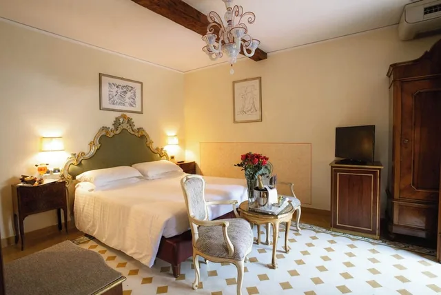 غرفة رباعية، Pensione Accademia Villa Maravege 1/3
