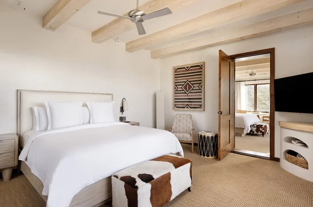 غرفة متصلة ديلوكس بسرير كينج وسريرين مزدوجين بغرفتي نوم، Four Seasons Resort Rancho Encantado Santa Fe 4/8