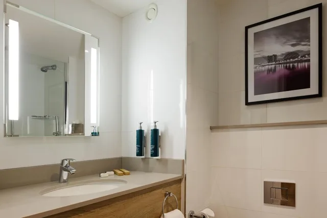 غرفة بسرير كينج، Doubletree By Hilton Glasgow Central 8/11