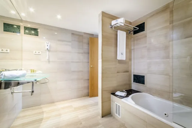 جناح مفردة بسرير كينج، Exe Barbera Parc 3/3