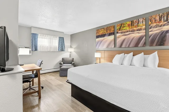 غرفة قياسية بسرير كينج، Days Inn By Wyndham Alpena 1/8