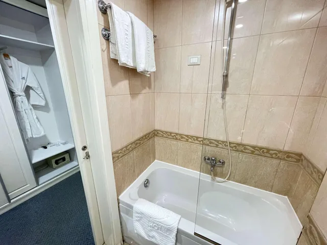 غرفة بسريرين منفصلين بإطلالة على المسبح، Adriatik Hotel, BW Premier Collection 3/3