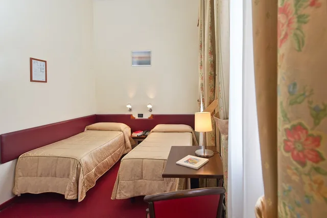 غرفة بسريرين منفصلين، Hotel Cristallo 9/10