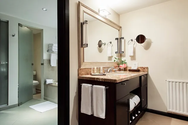 Suite, Corner, El Casco Art Hotel 3/4