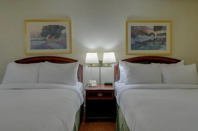 غرفة بسريرين كوين، Vagabond Inn Executive San Francisco Airport 7/10