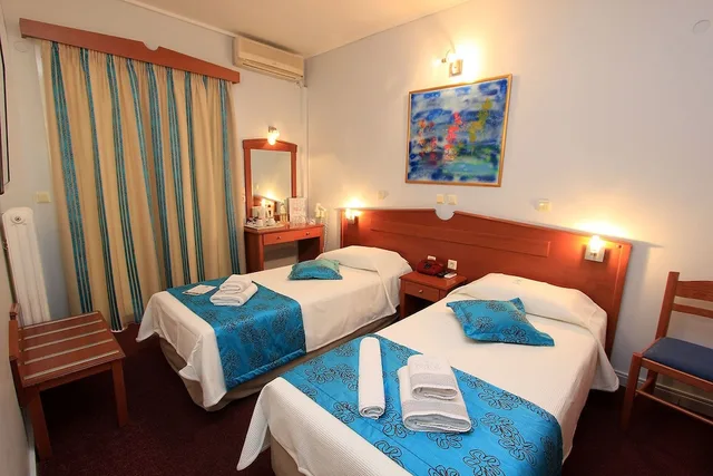 غرفة قياسية بسريرين منفصلين، Triton Hotel 5/10