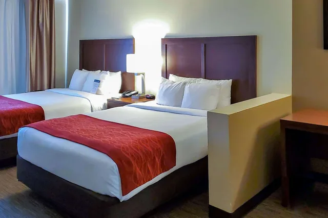 غرفة بسريرين كوين، Comfort Inn & Suites Tempe Phoenix Sky Harbor Airport 1/4