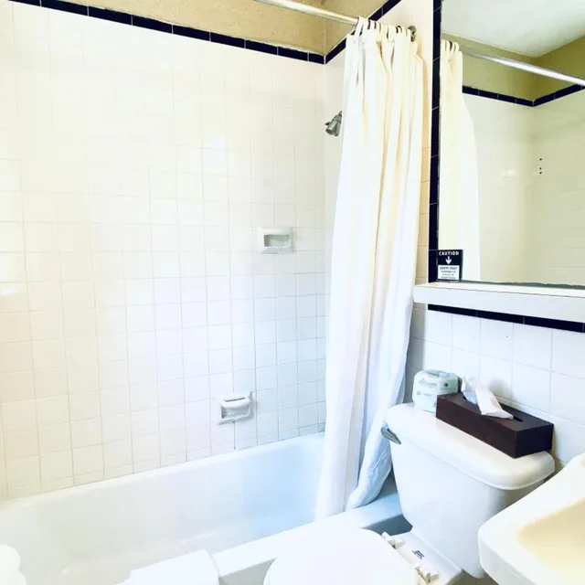 Room, King Bed, River View, The Shawnee Inn And Golf Resort 10/10